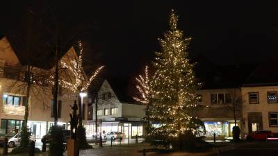 Auch 2020 gibts einen gro�en Weihnachsbaum auf dem Wadersloher Kirchplatz