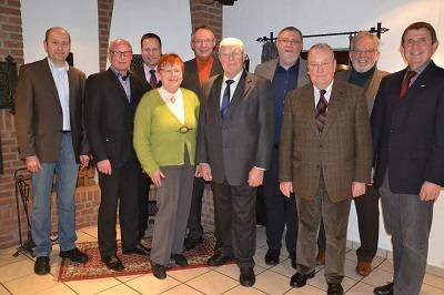 Anfang 2015 wurden die aktuell verabschiedeten ehemaligen Ratsmitglieder vom Gemeindeverband eingeladen.Im Bild die 